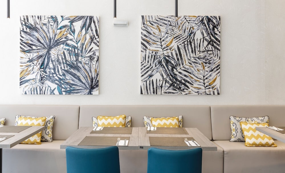 Aparthotel ILUNION Sancti Petri — Restaurant & bars in Chiclana de la Frontera, Andalusia