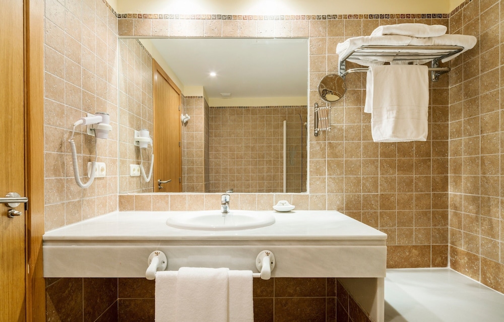 Aparthotel ILUNION Sancti Petri — Hotel rooms in Chiclana de la Frontera, Andalusia