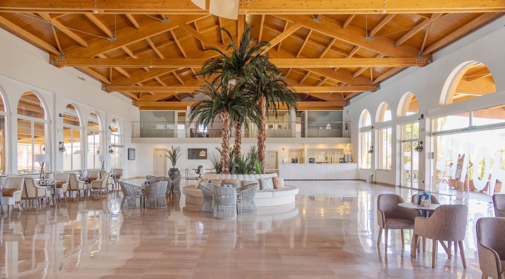 Aparthotel ILUNION Sancti Petri — Hotel building in Chiclana de la Frontera, Andalusia