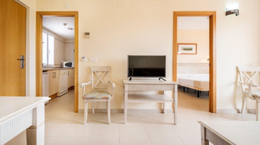 Aparthotel ILUNION Sancti Petri — Hotel rooms in Chiclana de la Frontera, Andalusia
