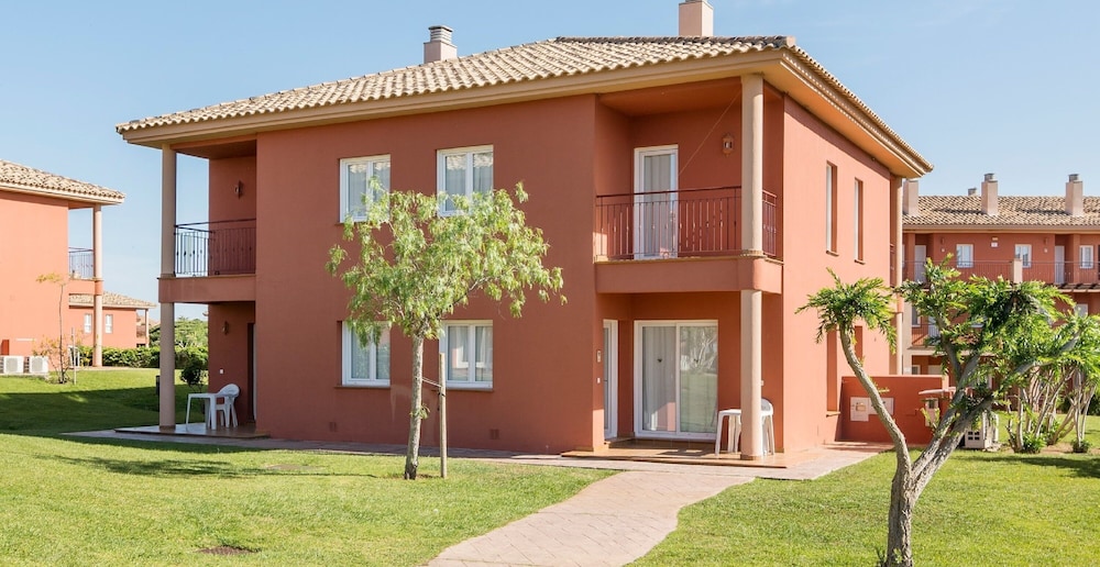 Aparthotel ILUNION Sancti Petri — Hotel building in Chiclana de la Frontera, Andalusia