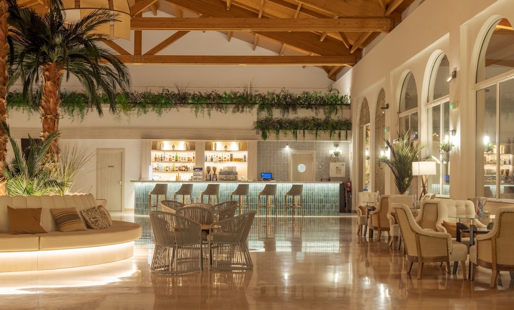Aparthotel ILUNION Sancti Petri — Restaurant & bars in Chiclana de la Frontera, Andalusia