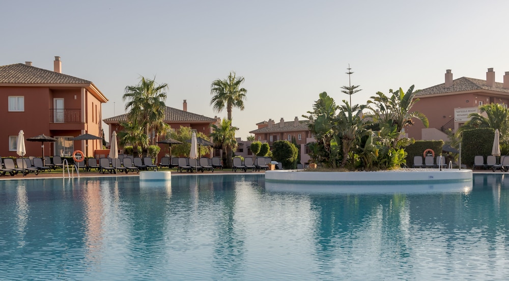 Aparthotel ILUNION Sancti Petri — Swimming pool in Chiclana de la Frontera, Andalusia