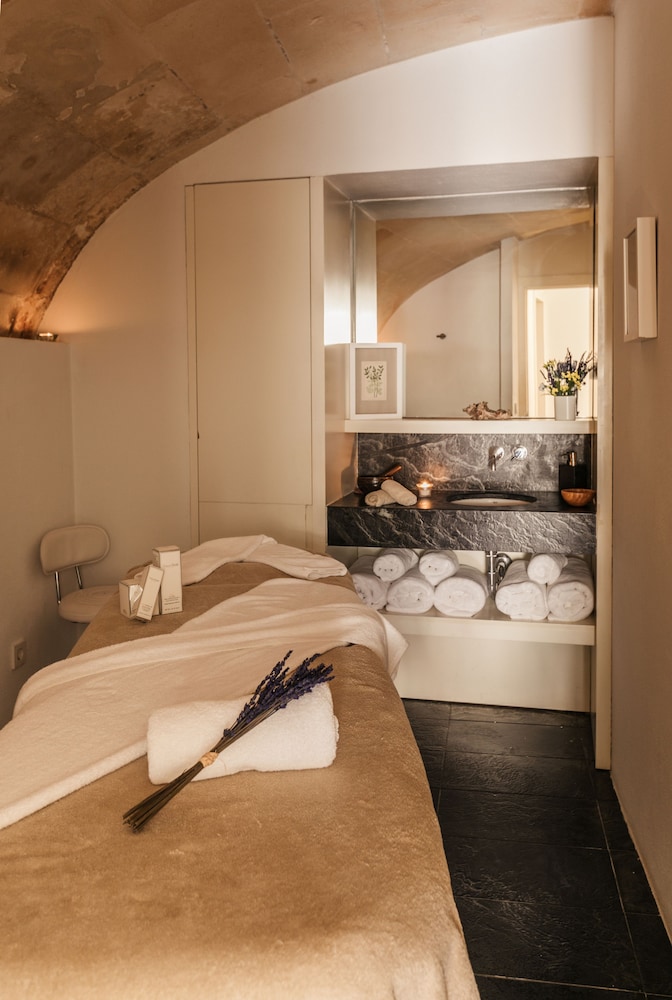 Hotel Faustino Gran - Relais & Chateaux — Hotel rooms in Ciutadella de Menorca, Balearic Islands