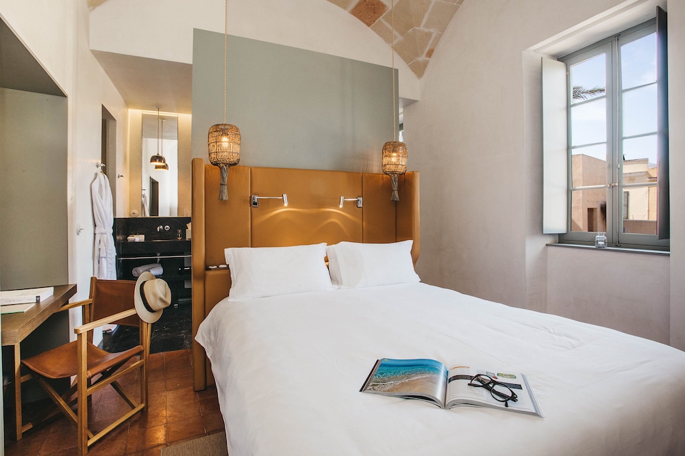 Hotel Faustino Gran - Relais & Chateaux — Hotel rooms in Ciutadella de Menorca, Balearic Islands