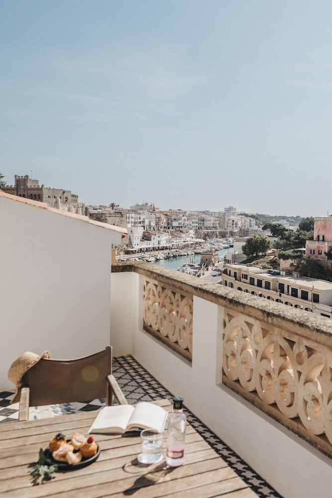 Hotel Faustino Gran - Relais & Chateaux — Hotel rooms in Ciutadella de Menorca, Balearic Islands