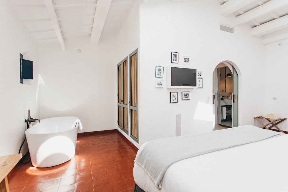 Hotel Faustino Gran - Relais & Chateaux — Hotel rooms in Ciutadella de Menorca, Balearic Islands