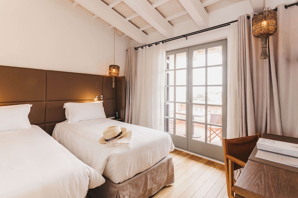 Hotel Faustino Gran - Relais & Chateaux — Hotel rooms in Ciutadella de Menorca, Balearic Islands