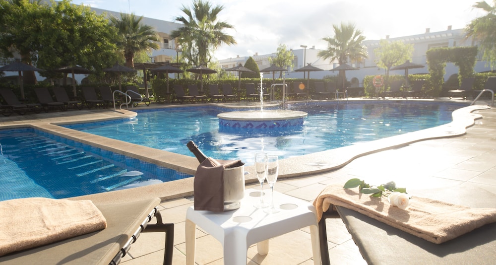 Ona Village Cala d'Or — Swimming pool in Cala d´Or, Balearic Islands
