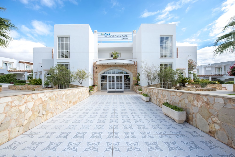 Ona Village Cala d'Or — Hotel building in Cala d´Or, Balearic Islands
