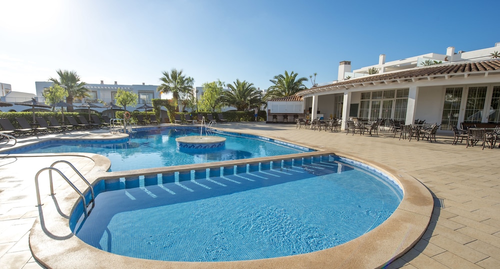 Ona Village Cala d'Or — Swimming pool in Cala d´Or, Balearic Islands