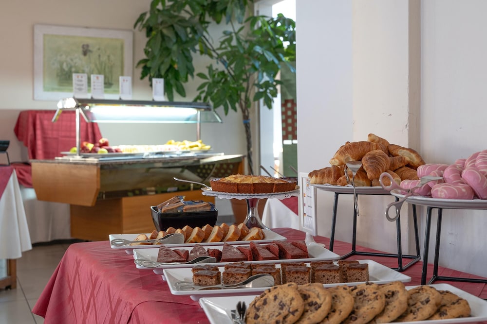 Hotel Siroco - Adults Only — Restaurant & bars in Costa Teguise, Canary Islands