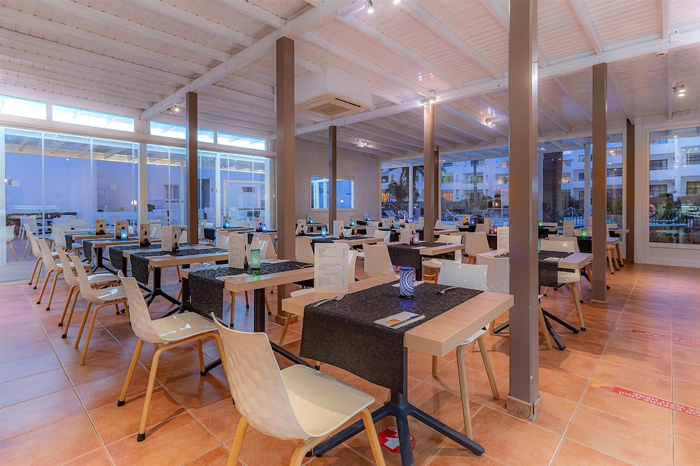 Hotel Siroco - Adults Only — Restaurant & bars in Costa Teguise, Canary Islands