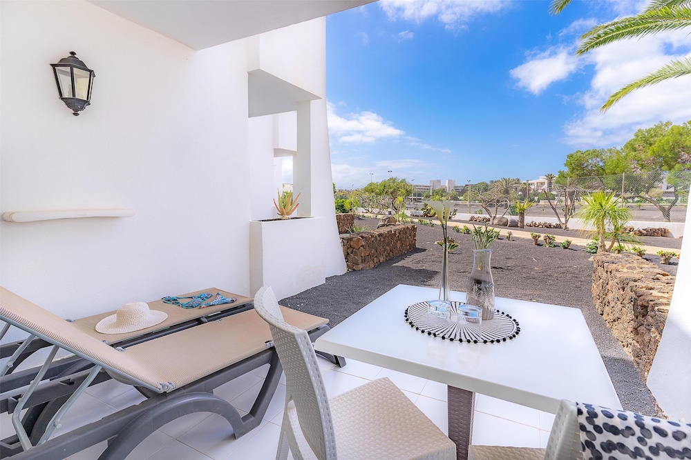 Hotel Siroco - Adults Only — Hotel building in Costa Teguise, Canary Islands