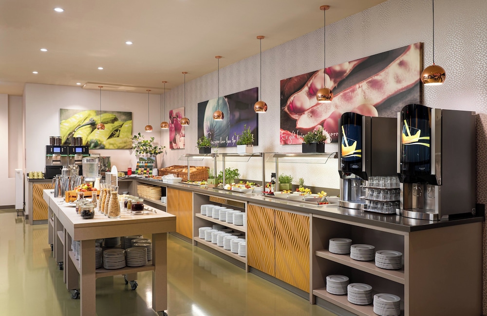 Leonardo Hotel Berlin Mitte — Restaurant & bars in Berlin, Berlin