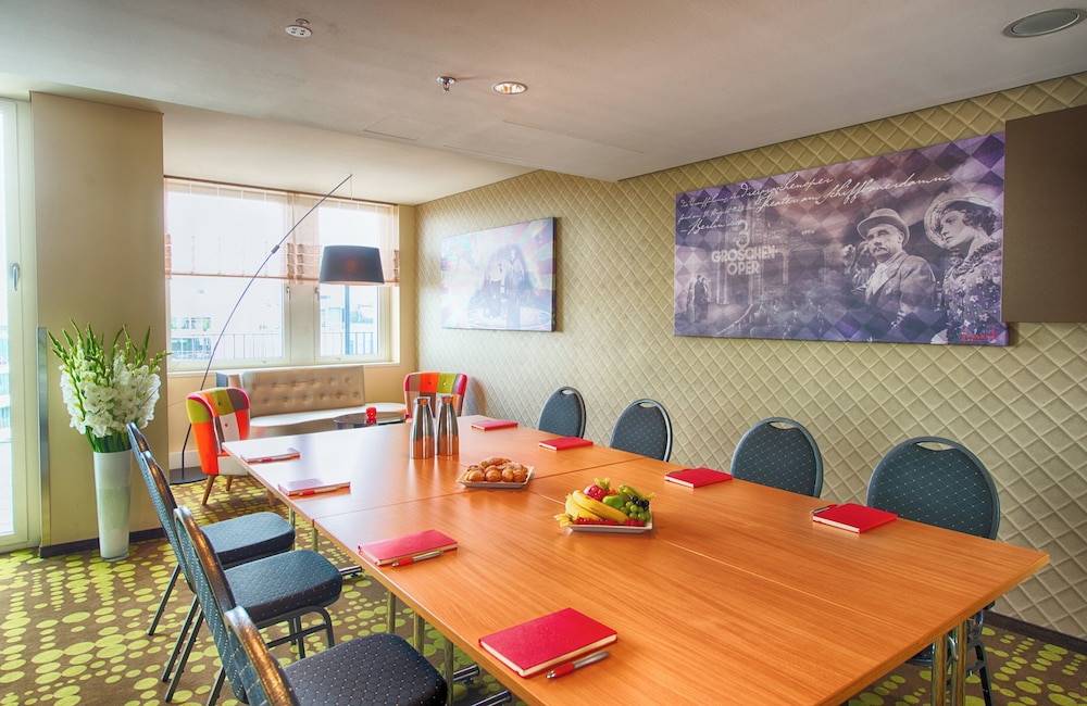 Leonardo Hotel Berlin Mitte — Restaurant & bars in Berlin, Berlin
