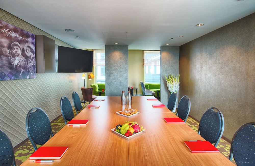 Leonardo Hotel Berlin Mitte — Restaurant & bars in Berlin, Berlin