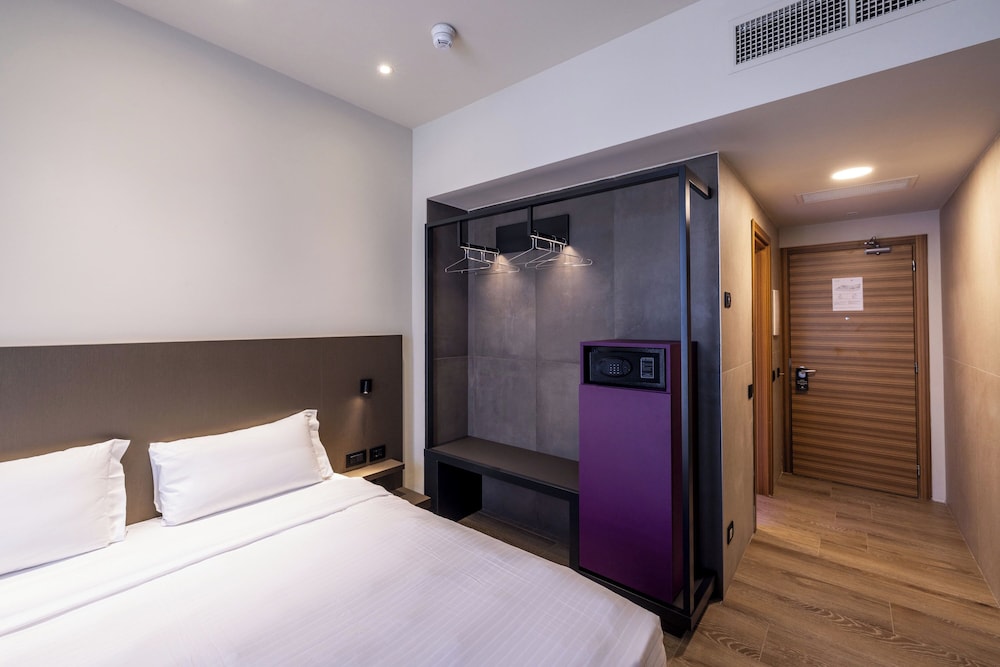 Hotel Degli Arcimboldi — Hotel rooms in Milan, Lombardy
