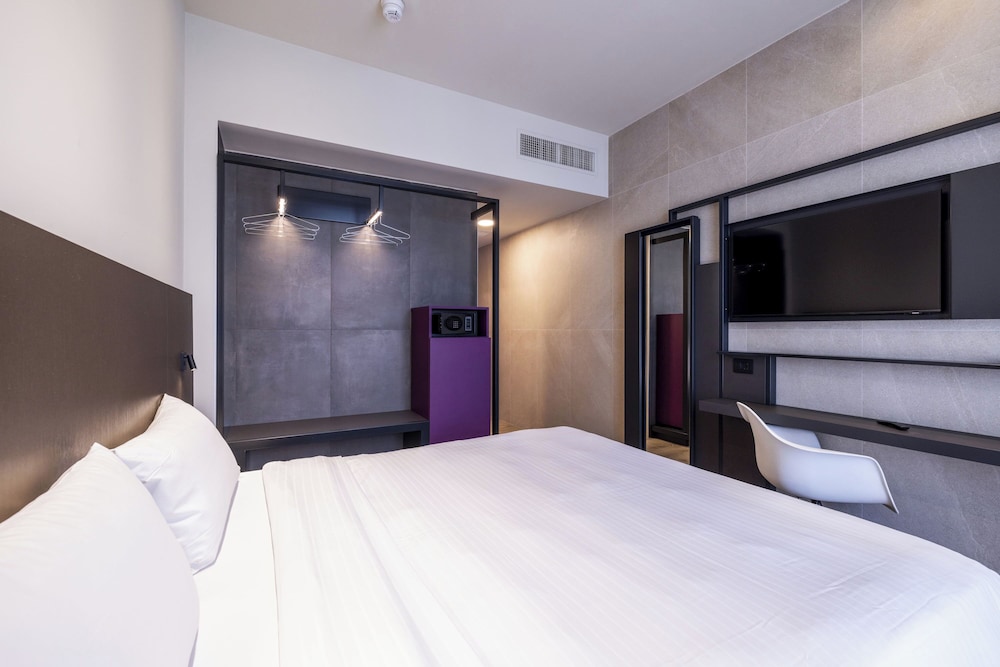 Hotel Degli Arcimboldi — Hotel rooms in Milan, Lombardy