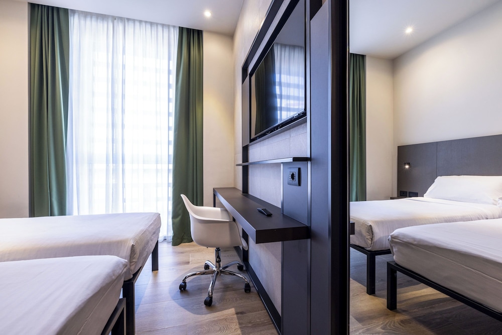 Hotel Degli Arcimboldi — Hotel rooms in Milan, Lombardy