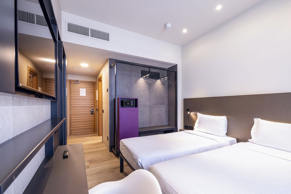 Hotel Degli Arcimboldi — Hotel rooms in Milan, Lombardy