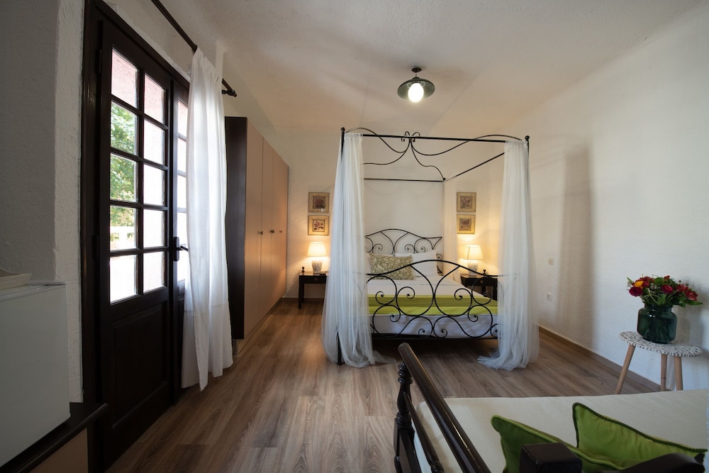 Porto Maltese Boutique Estate — Hotel rooms in Ammoudara (Agios Nikolaos)
