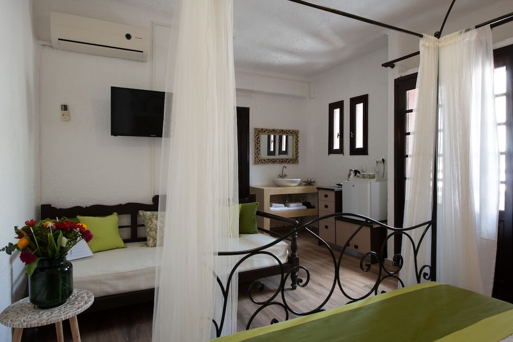 Porto Maltese Boutique Estate — Hotel rooms in Ammoudara (Agios Nikolaos)