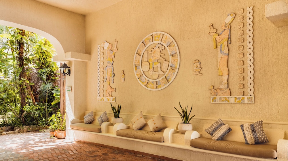 Hotel Casa Colibri — Hotel building in Playa del Carmen, Quintana Roo