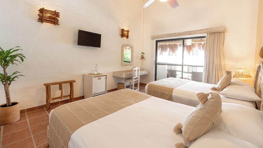 Hotel Casa Colibri — Hotel rooms in Playa del Carmen, Quintana Roo
