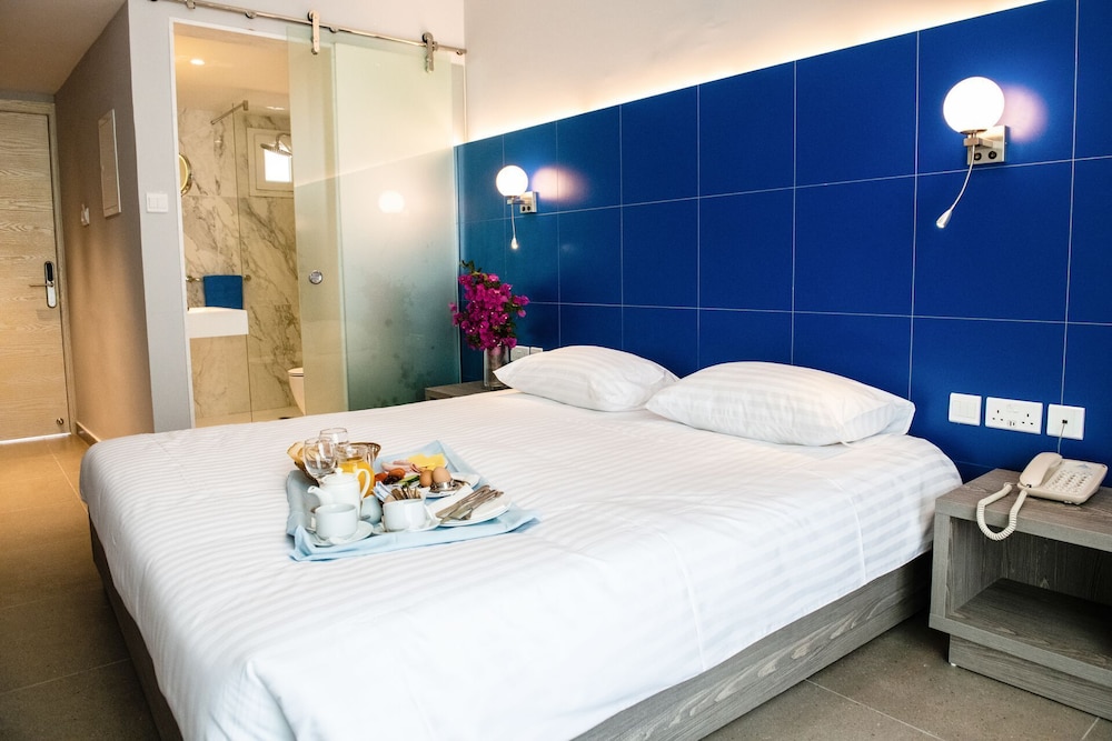 Park Beach Hotel — Rooms in Limassol, Limassol Region