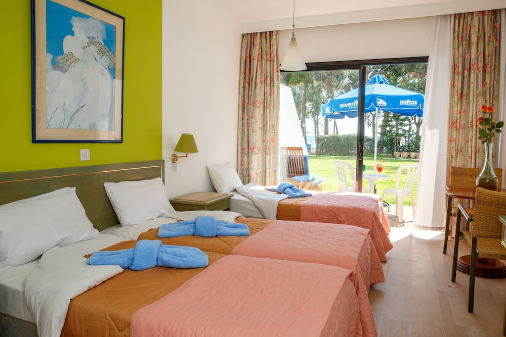Park Beach Hotel — Rooms in Limassol, Limassol Region