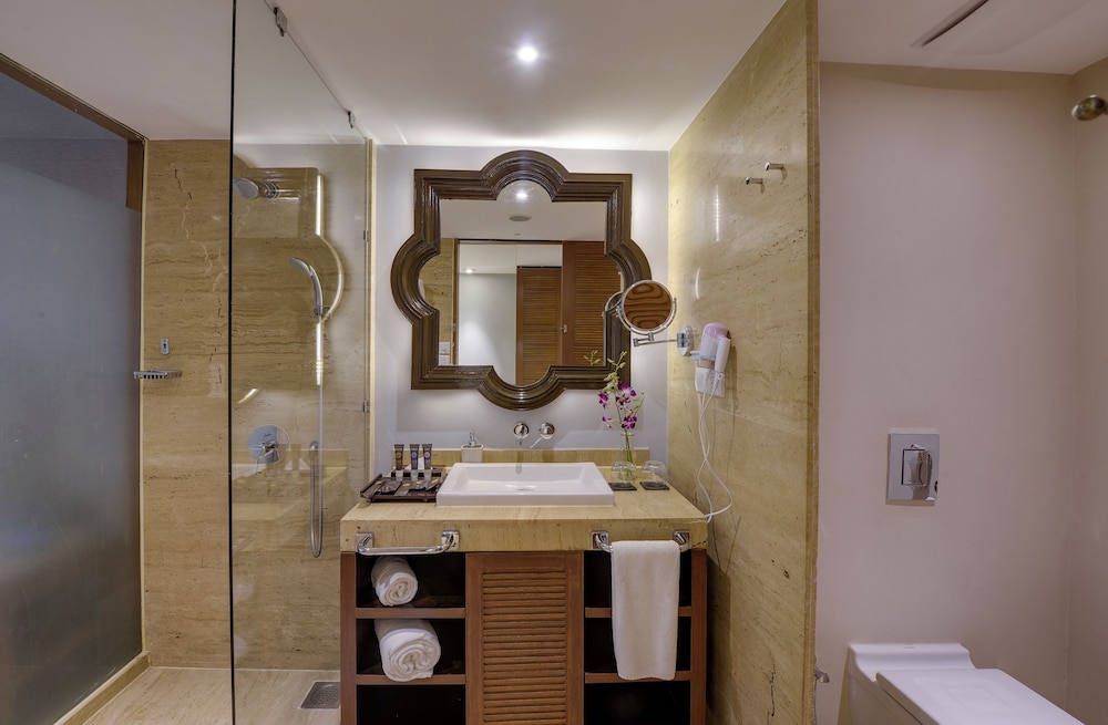 Novotel Goa Resort & Spa Candolim — Hotel rooms in Candolim, Goa