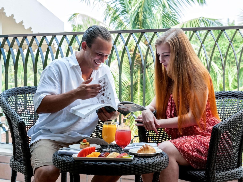Novotel Goa Resort & Spa Candolim — Restaurant & bars in Candolim, Goa