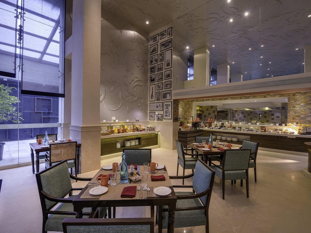 Novotel Goa Resort & Spa Candolim — Restaurant & bars in Candolim, Goa