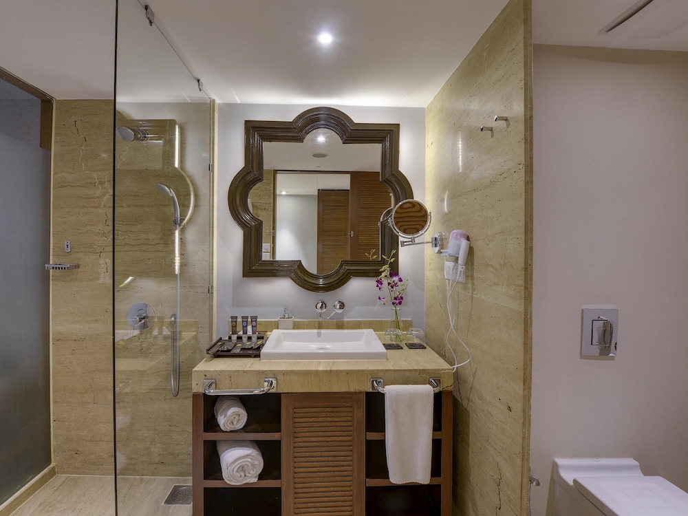 Novotel Goa Resort & Spa Candolim — Hotel rooms in Candolim, Goa