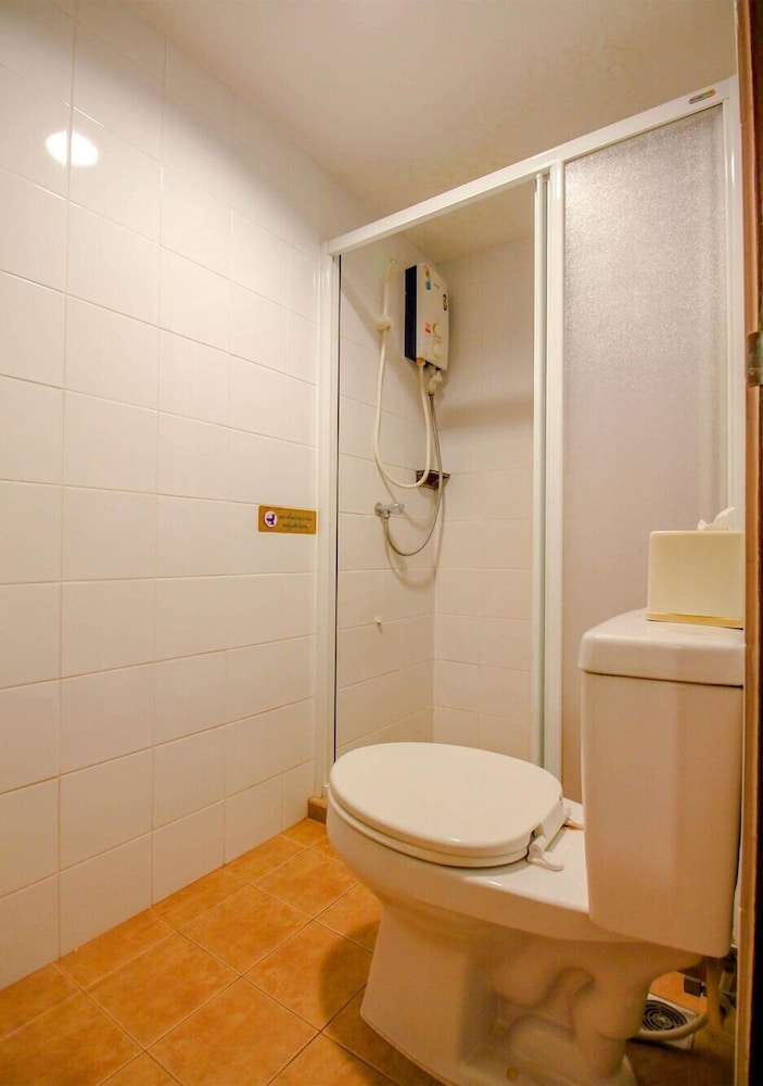 Super OYO 484 Pannee Residence Khaosan (Sha Plus) — Hotel rooms in Bangkok, Bangkok