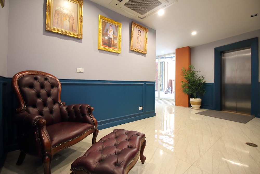Super OYO 484 Pannee Residence Khaosan (Sha Plus) — Hotel building in Bangkok, Bangkok