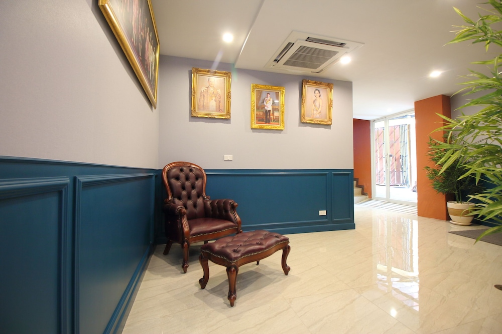 Super OYO 484 Pannee Residence Khaosan (Sha Plus) — Hotel building in Bangkok, Bangkok