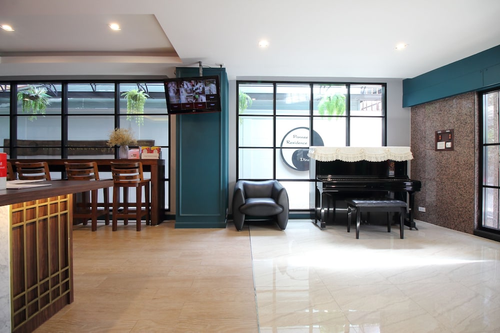 Super OYO 484 Pannee Residence Khaosan (Sha Plus) — Hotel building in Bangkok, Bangkok