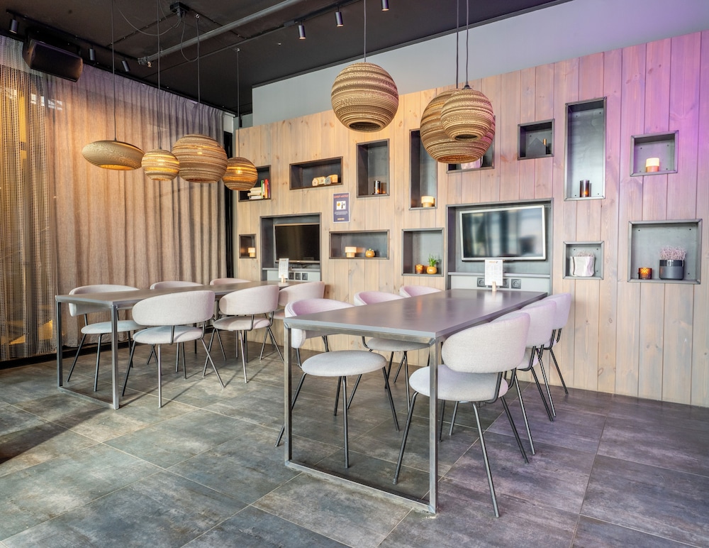 Comfort Hotel Xpress Tromso — Restaurant & bars in Tromso, Troms
