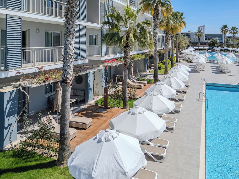 Barut GOIA - All Inclusive — Hotel building in Side