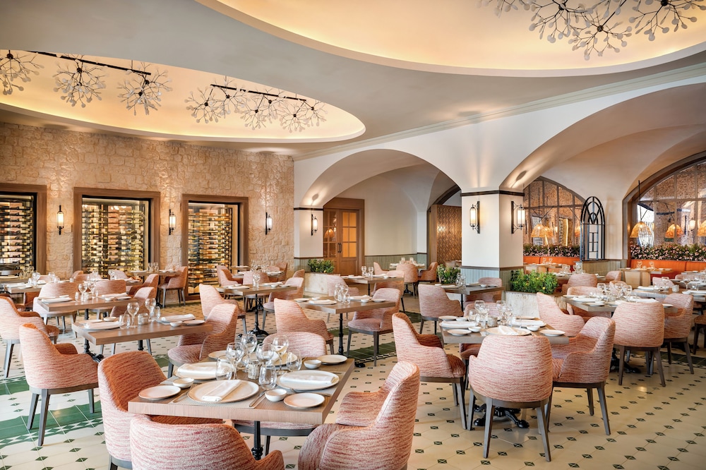 Secrets Tides Punta Cana All Inclusive - Adults Only — Restaurant & bars in Uvero Alto, La Altagracia