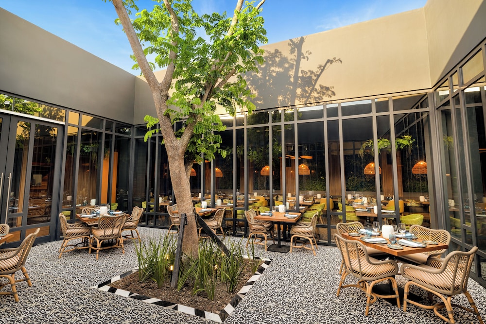 Secrets Tides Punta Cana All Inclusive - Adults Only — Restaurant & bars in Uvero Alto, La Altagracia