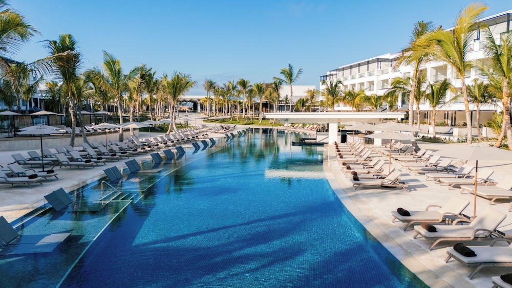 Secrets Tides Punta Cana All Inclusive - Adults Only — Swimming pool in Uvero Alto, La Altagracia