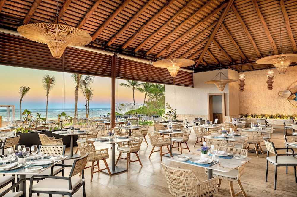 Secrets Tides Punta Cana All Inclusive - Adults Only — Restaurant & bars in Uvero Alto, La Altagracia
