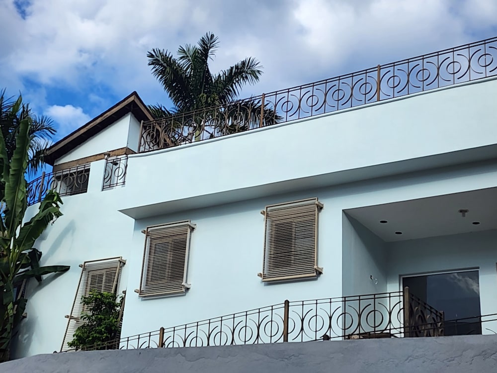 Hotel 39 Jamaica — Hotel building in Montego Bay