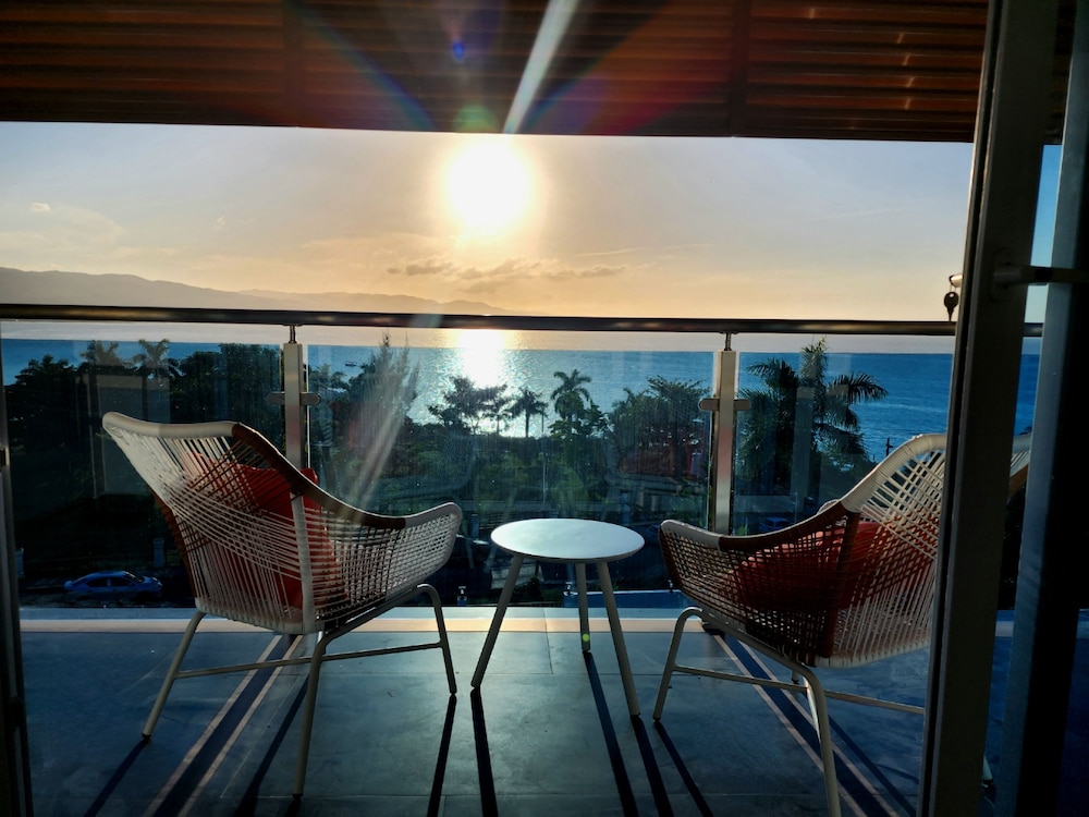 Hotel 39 Jamaica — Hotel rooms in Montego Bay
