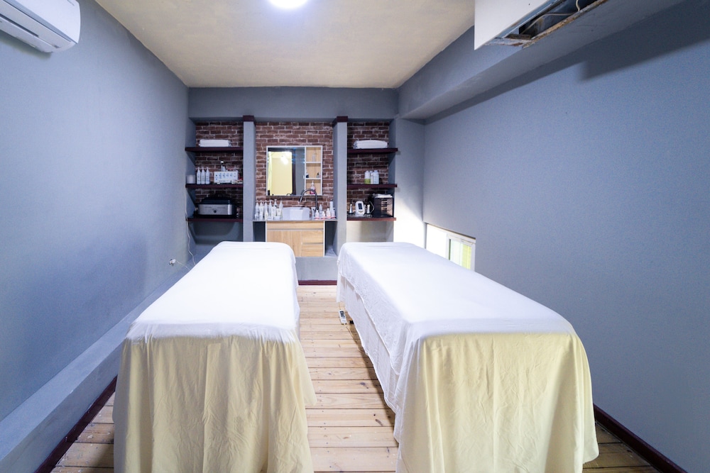 Hotel 39 Jamaica — Hotel rooms in Montego Bay