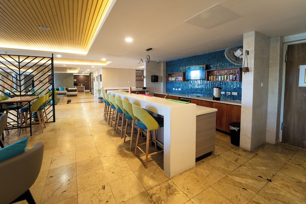 Hotel 39 Jamaica — Restaurant & bars in Montego Bay