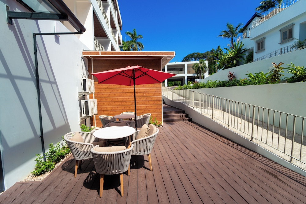 Hotel 39 Jamaica — Hotel building in Montego Bay